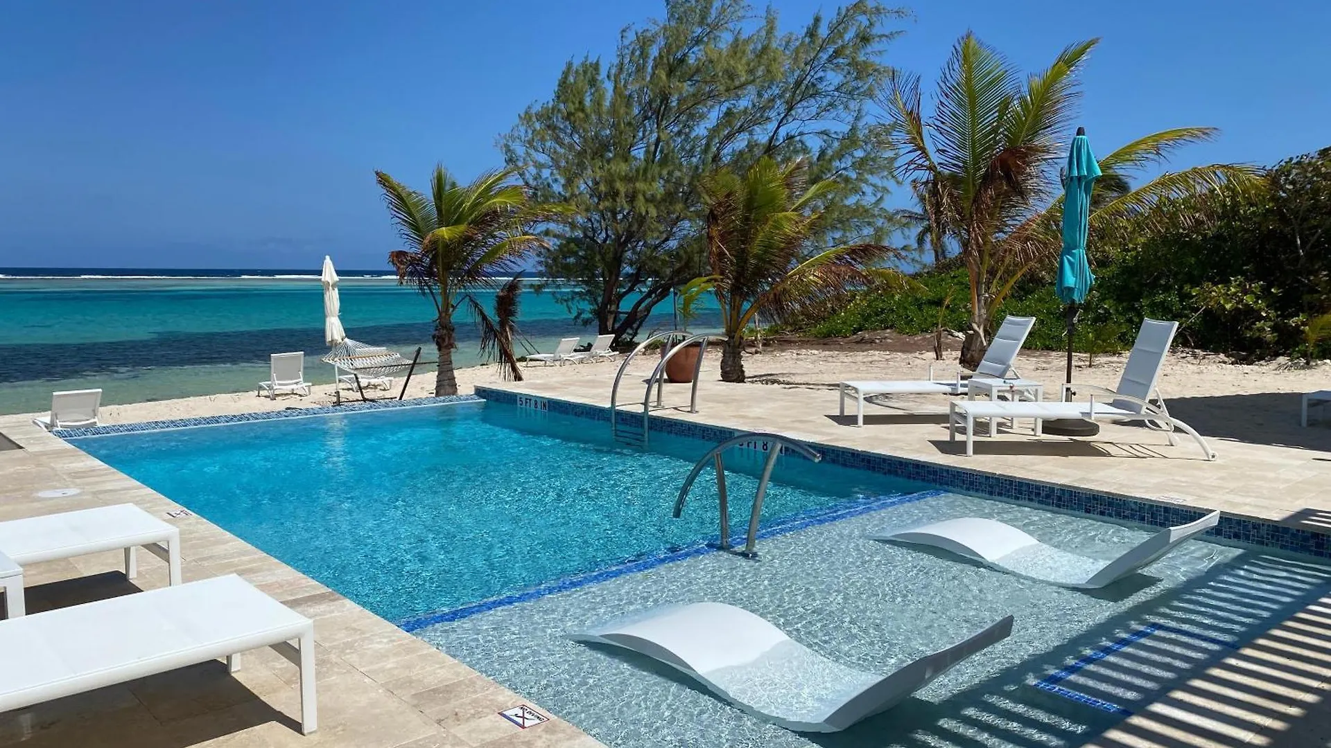 The One Love At Cottages Sand Bluff Kaaiman-eilanden